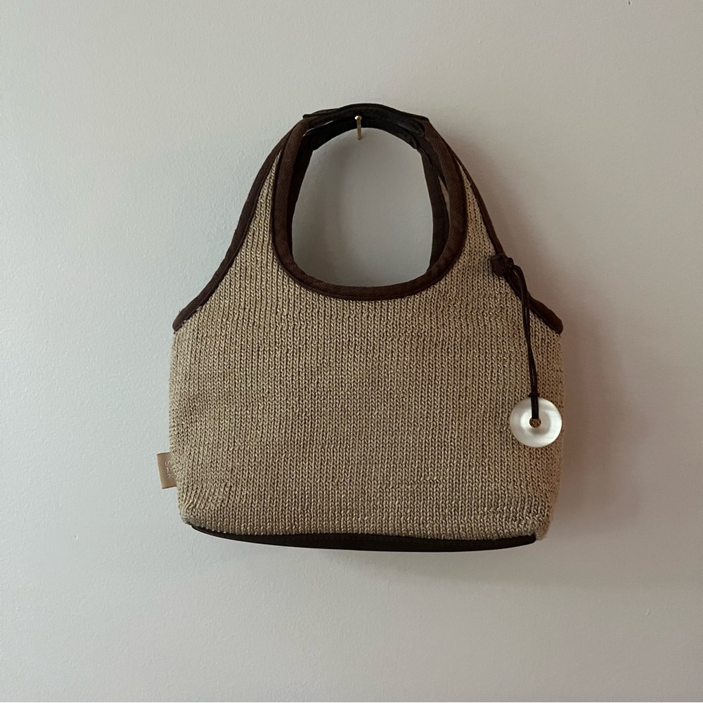 The Sak ~ This Cutie is ready to take with you all over town this summer